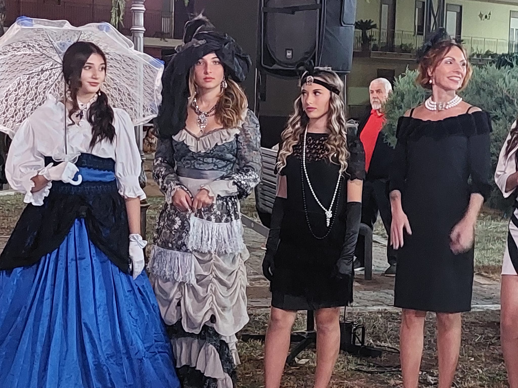 San Filippo Del Mela Olivarella Alla Notte Bianca Anche La Moda Con Le Miss Reginette D