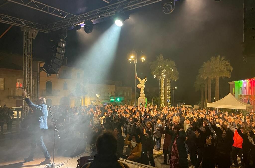 Rodì Milici. Un successo il Capodanno in Piazza e eventi natalizi, Aliberti: “Sinergia motore della migliore organizzazione”