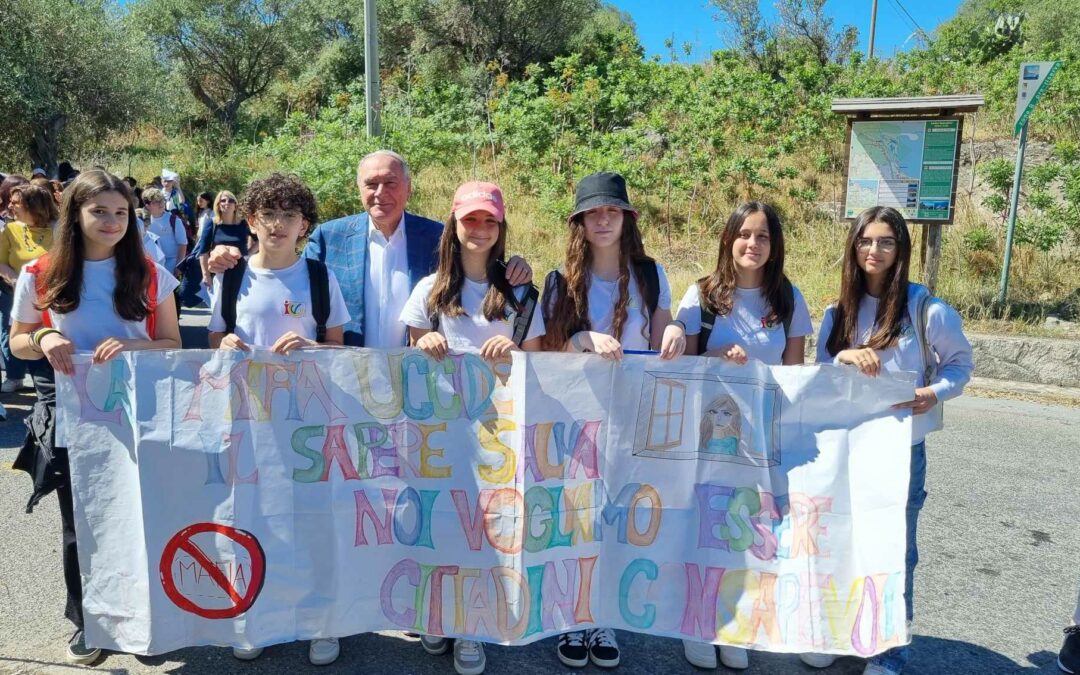 Successo al Teatro Tindari per l’evento “Scommetti sul tuo futuro”. Tra gli ospiti il Pres. Pietro Grasso e Mario Incudine