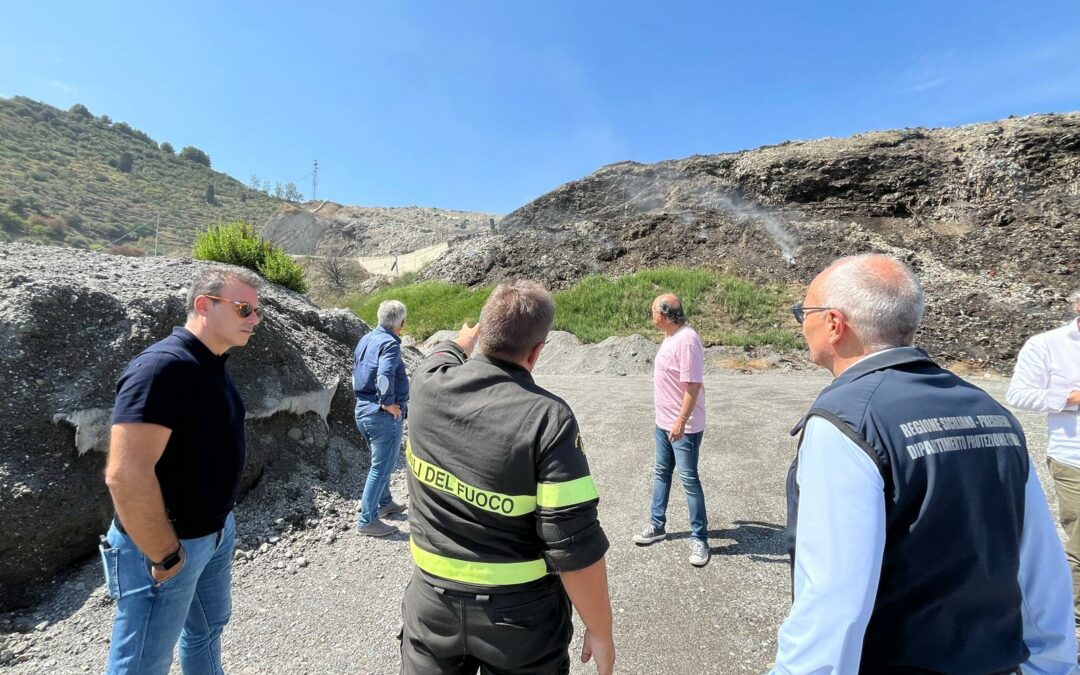 Mazzarrà Sant’Andrea. Sopralluogo in discarica e incontro in Consiglio: “Obiettivo trovare soluzioni per continui focolai”