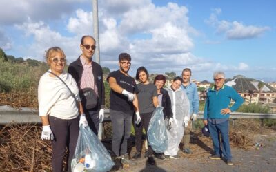 Barcellona PG. Grande successo per l’Operazione “Sporchiamoci le Mani” nella frazione collinare di San Paolo. L’artista Sebastiano Giunta: “Allarghiamo i confini del nostro orticello contro gli incivili!”