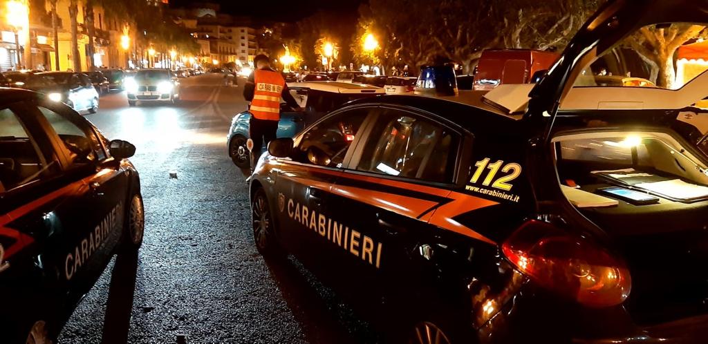 Milazzo. Controlli nel weekend: 14 denunciati di cui 4 per guida in stato di ebbrezza alcolica e guida senza patente e 3 sorpresi a bruciare rifiuti. Sospesa attività per ‘lavoro nero’