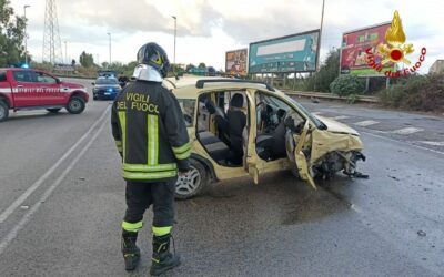 Scontro tra auto, tre feriti: intervento dei VdF Milazzo