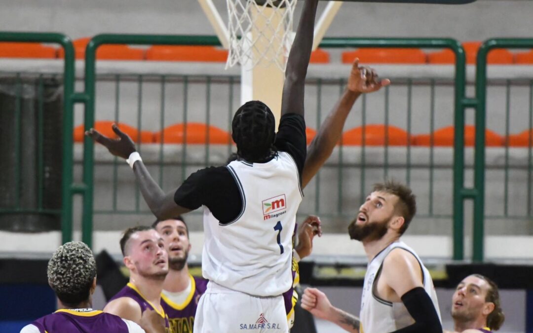 Basket. Super Svincolati Milazzo rifila centello al Castanea Basket, seconda piazza confermata