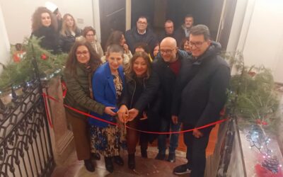 Sinagra. Inaugurate le Mostre “Gli Agrumi nell’Arte” e “Presepi Artistici” IV edizione a Palazzo Salleo