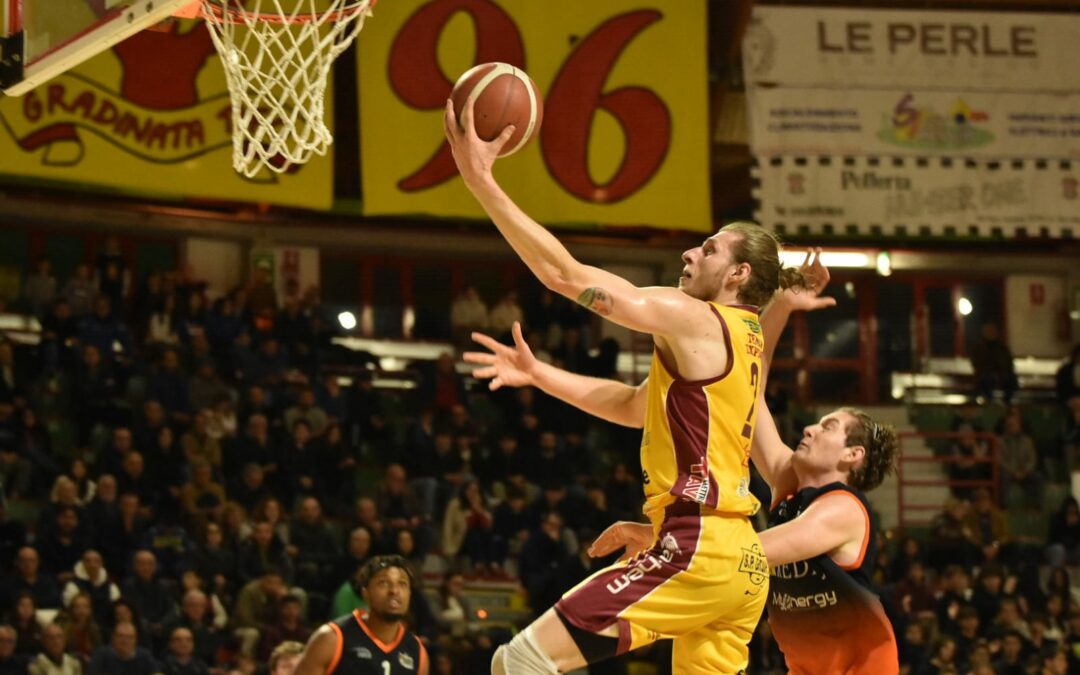 Basket. La NextCasa Barcellona sconfitta dalla capolista Viola Reggio Calabria